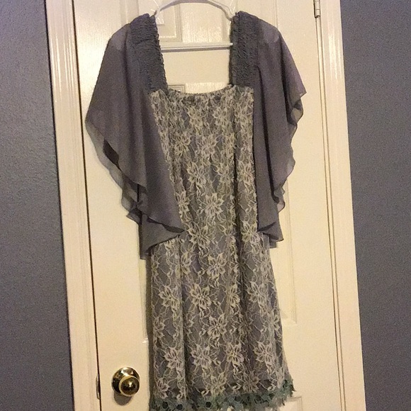 Lace dress - Picture 1 of 1